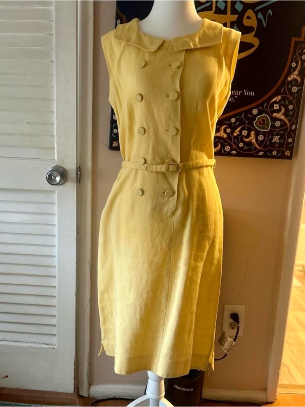 Vintage Yellow Double-Breasted Sleeveless Midi Dress with Belt